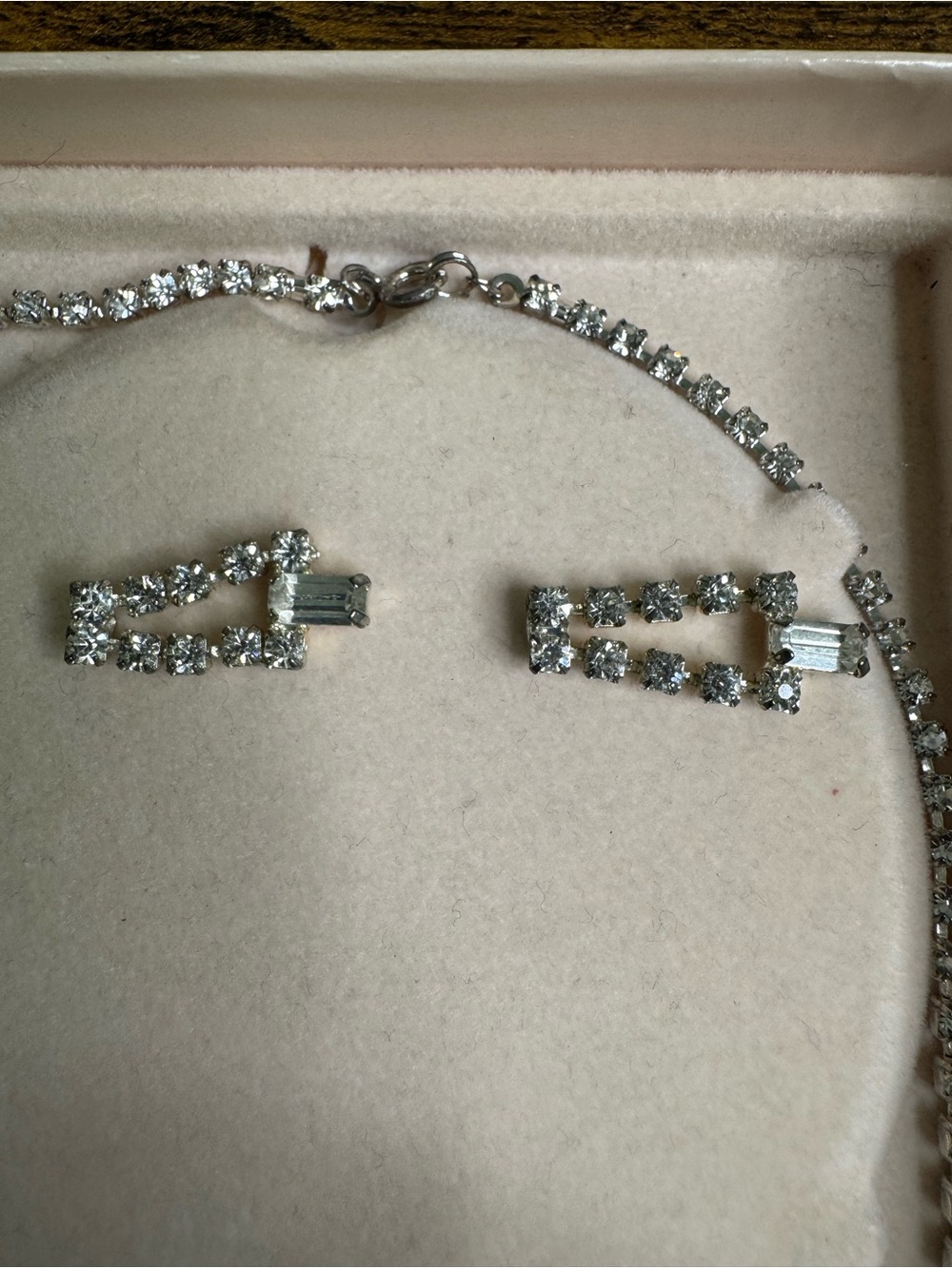 Silver Crystal Pendant Choker Necklace and Earrings Set - Women Jewelry - Picture 6 of 10